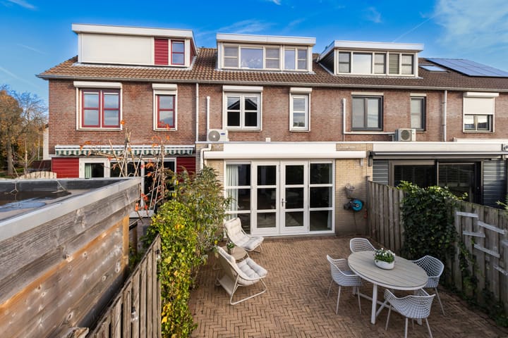 Foto 43 van Bernhardstraat 1-B