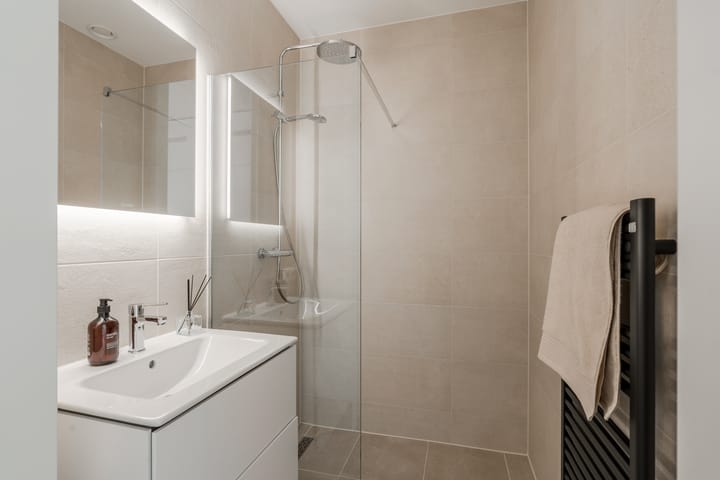 Photo 39 of Niemeyerstraat 201