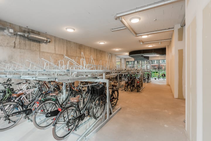 Photo 44 of Niemeyerstraat 201