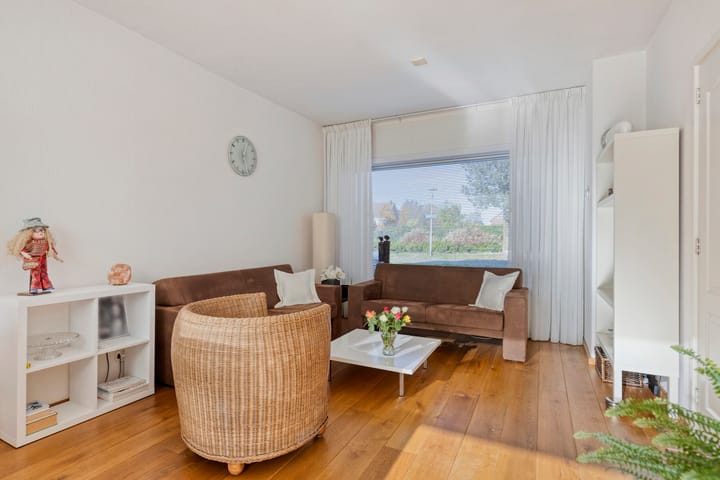 Photo 4 of Van Dam van Isseltstraat 7