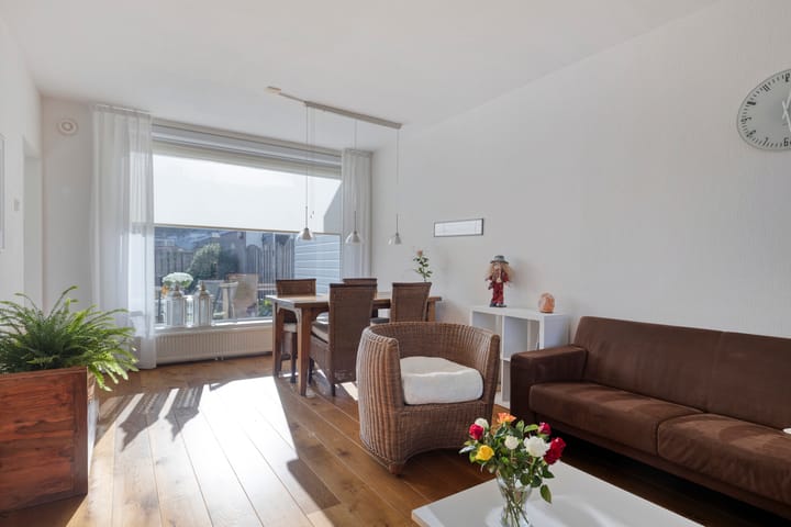 Photo 6 of Van Dam van Isseltstraat 7