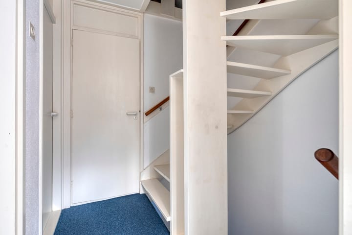 Photo 16 of Van Dam van Isseltstraat 7