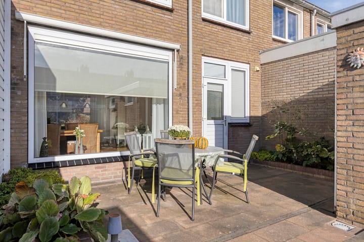 Photo 19 of Van Dam van Isseltstraat 7