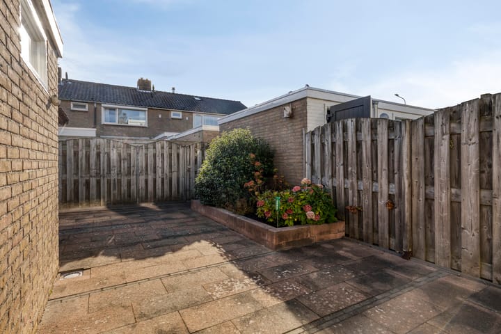 Photo 20 of Van Dam van Isseltstraat 7