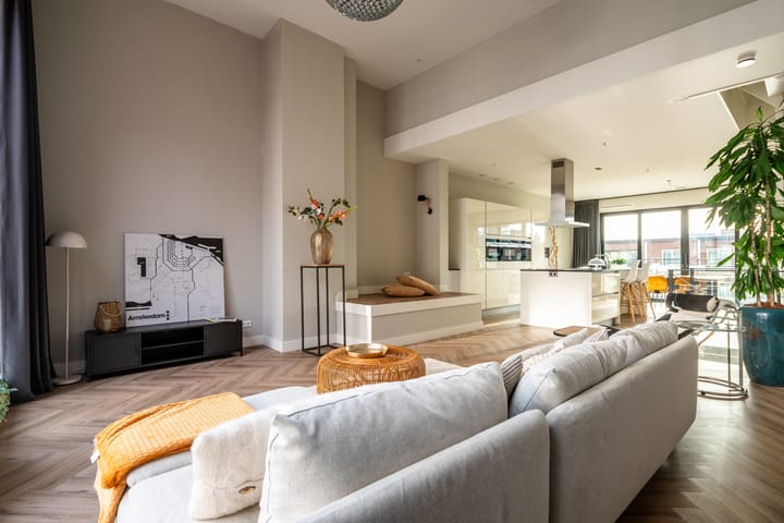 Photo 15 of Welnastraat 348