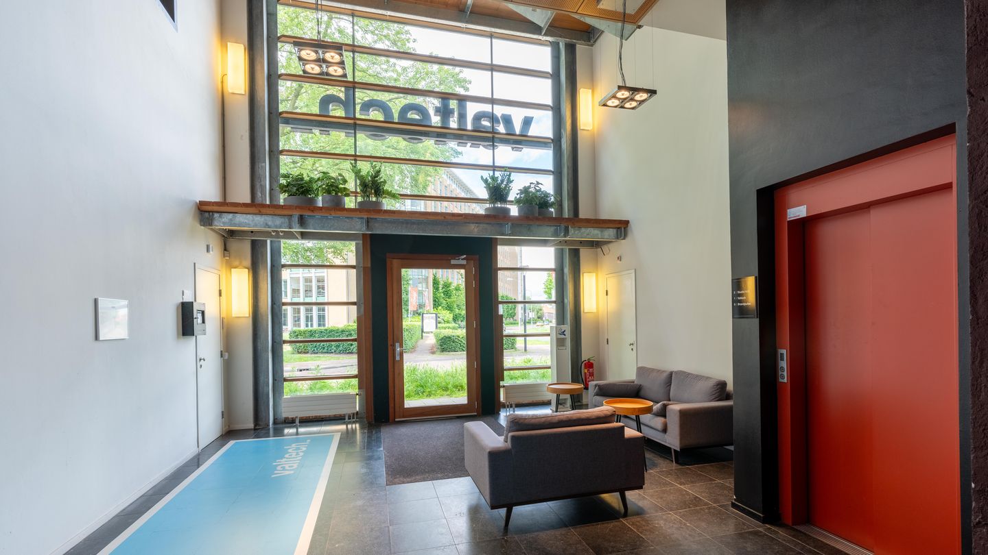 Bekijk foto 2 van Essenstraat 1