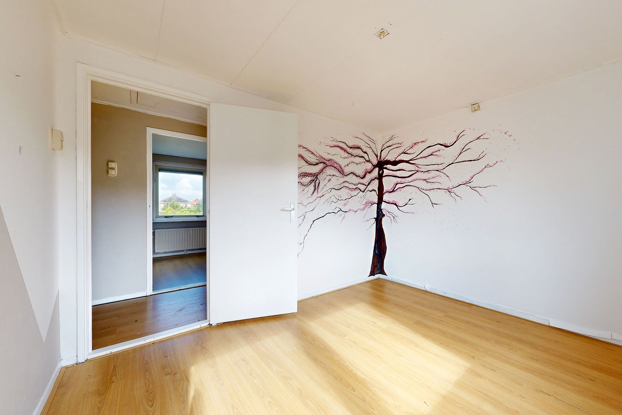 Photo 30 of Valenciennesstraat 40