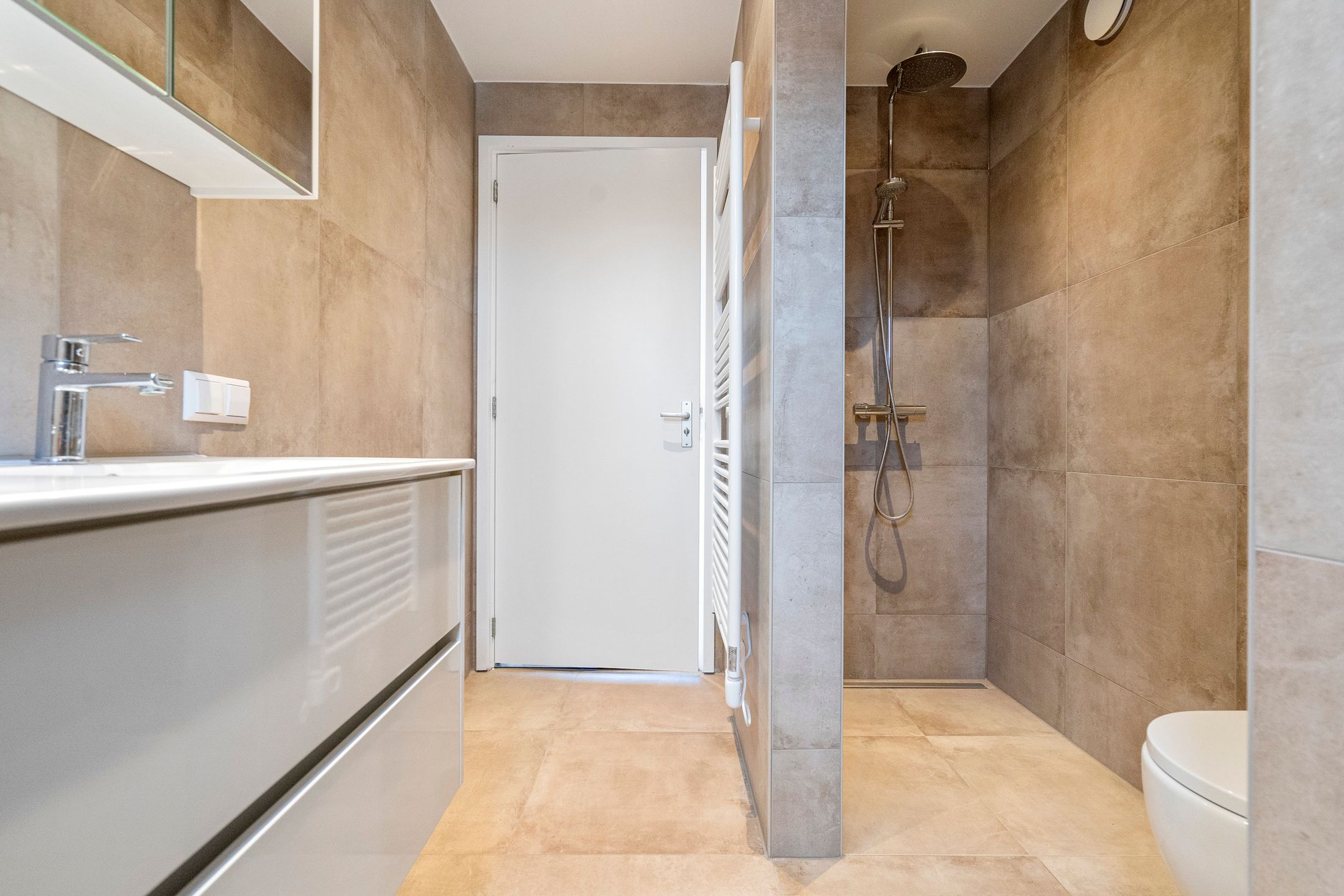 Foto 24 van Haltestraat 27-B