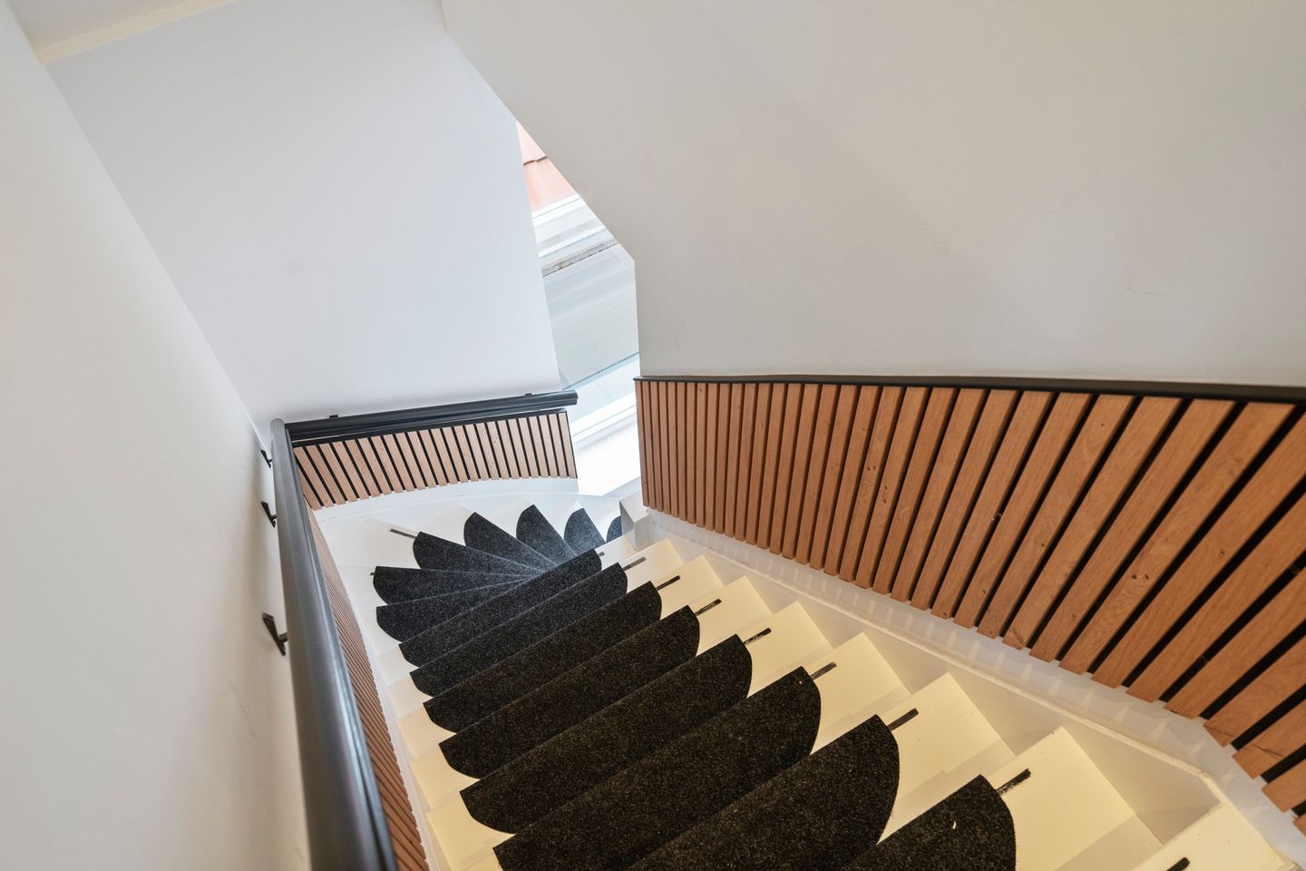 Foto 29 van Haltestraat 27-B