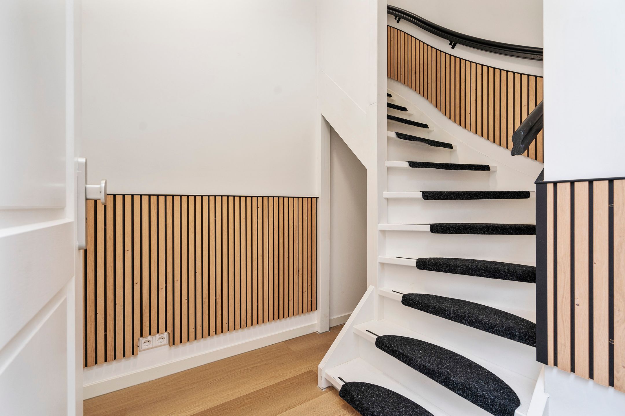 Foto 30 van Haltestraat 27-B