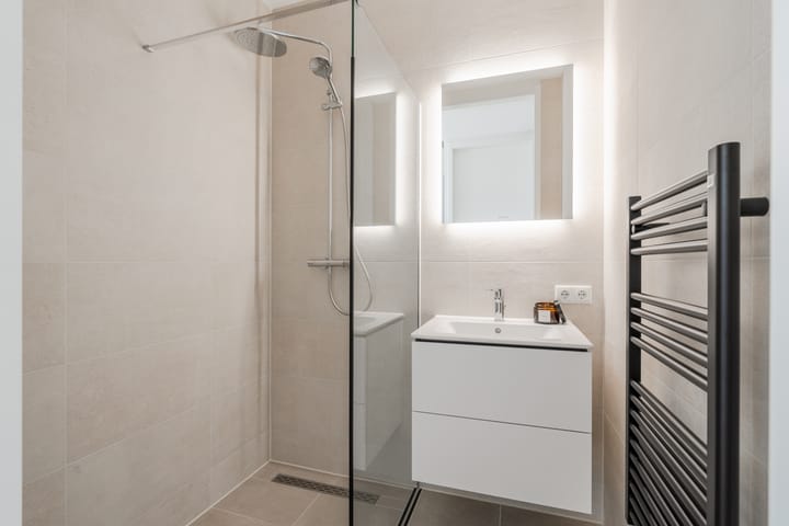 Photo 4 of Niemeyerstraat 253