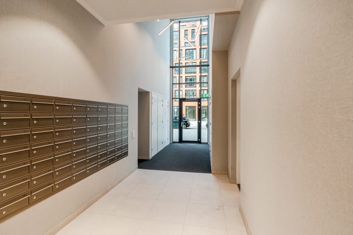 Photo 7 of Niemeyerstraat 253