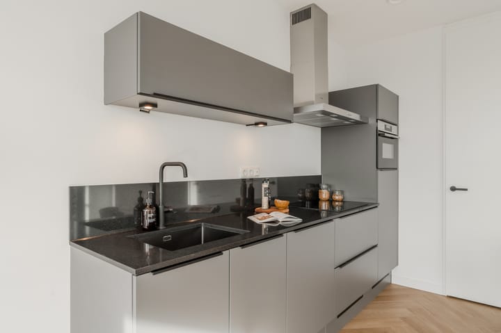 Photo 18 of Niemeyerstraat 253