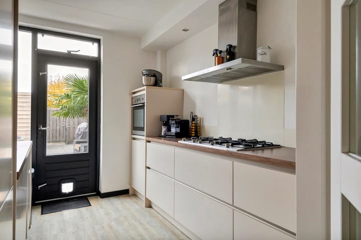 Photo 12 of Burgemeester Schefferstraat 2