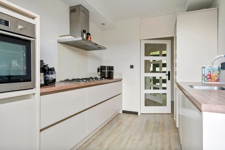 Photo 13 of Burgemeester Schefferstraat 2