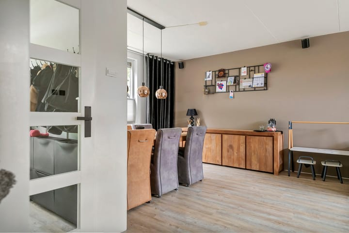 Photo 20 of Burgemeester Schefferstraat 2