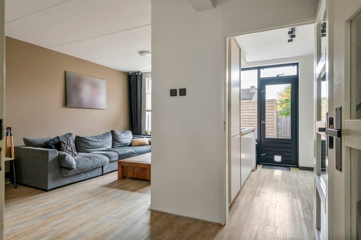 Photo 21 of Burgemeester Schefferstraat 2