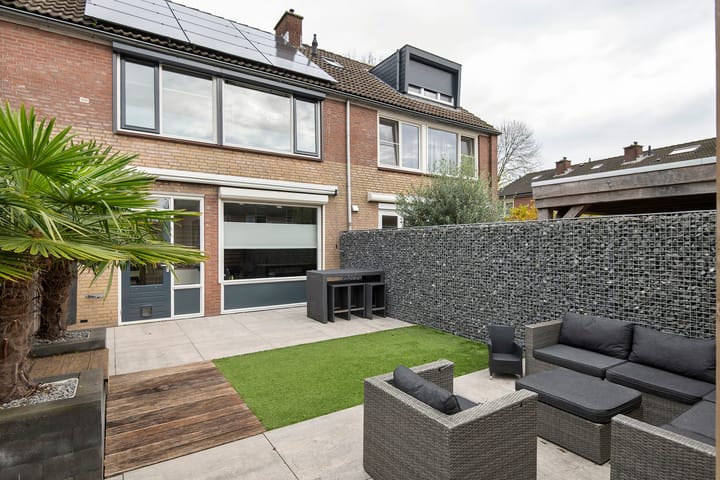 Photo 38 of Burgemeester Schefferstraat 2