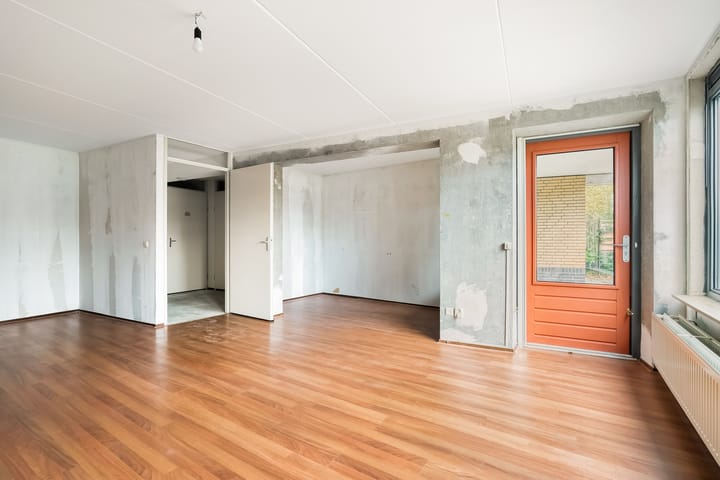 Photo 15 of Johannes Vermeerstraat 132