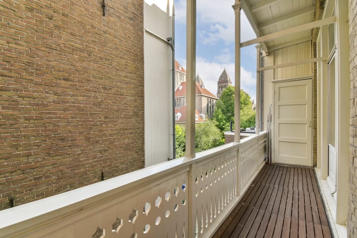 Photo 4 of Johannes Verhulststraat 60-2