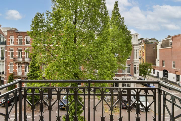 Photo 12 of Johannes Verhulststraat 60-2