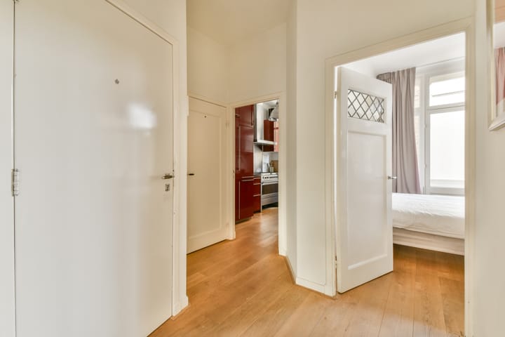 Photo 15 of Johannes Verhulststraat 60-2