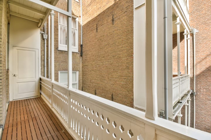 Photo 27 of Johannes Verhulststraat 60-2