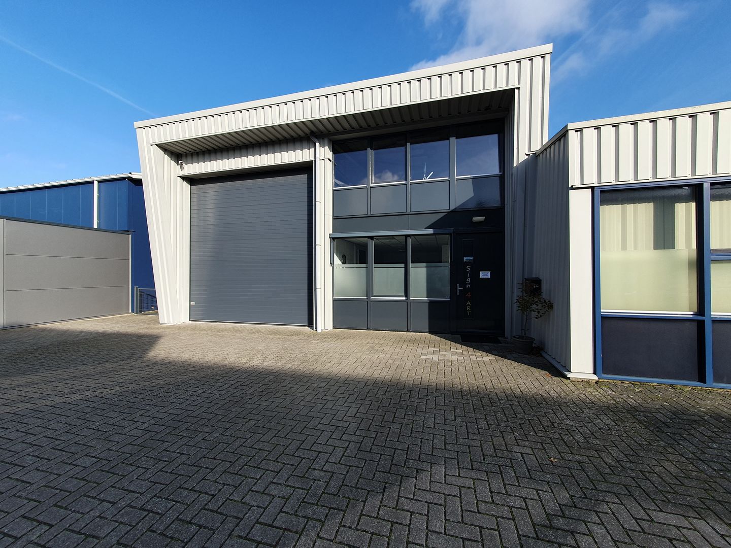 View photo 2 of Boterweg 2-A