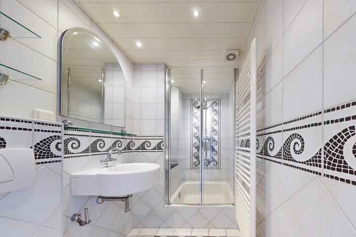 Photo 32 of Ambonstraat 78