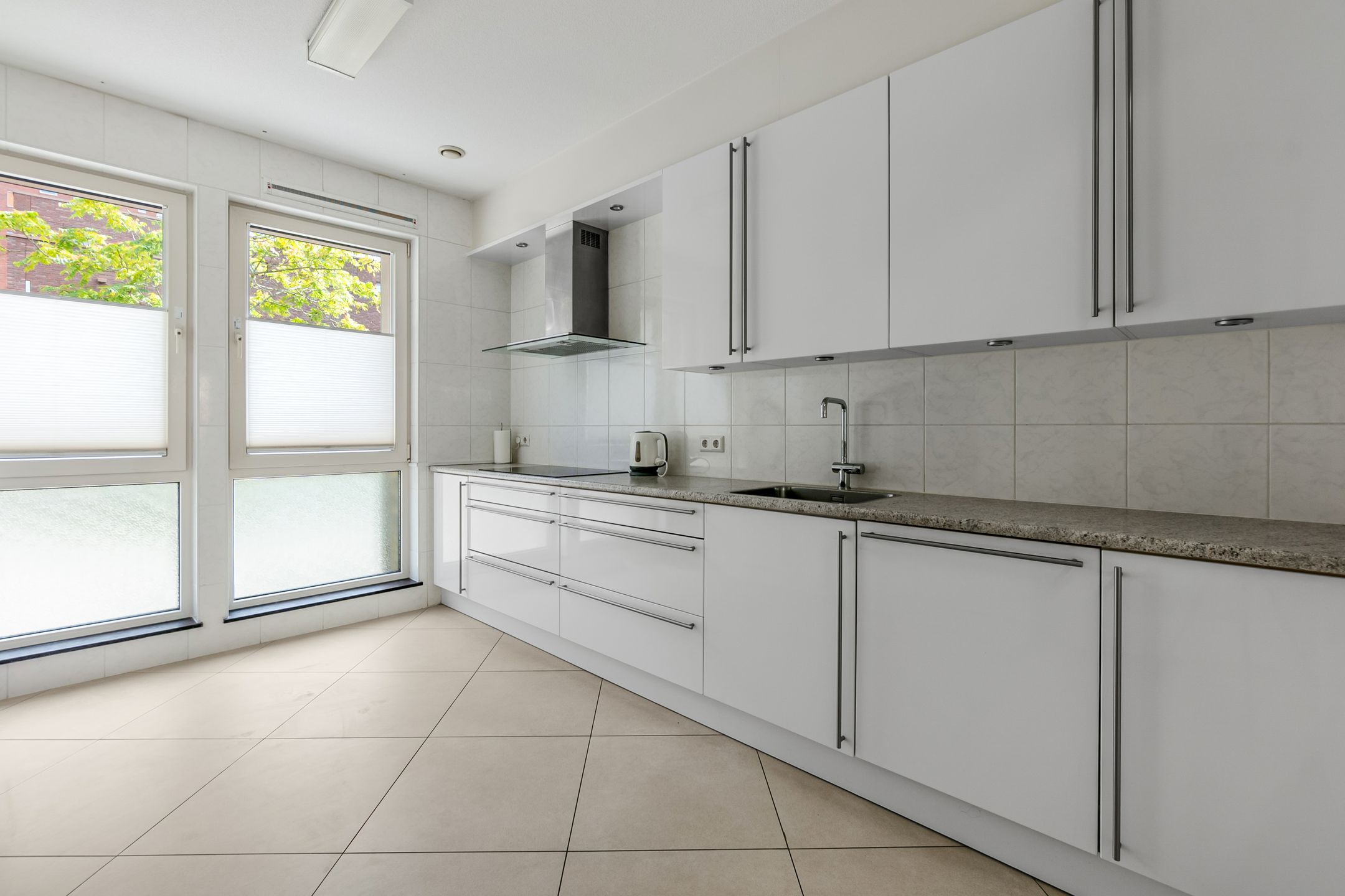 Photo 24 of Onyxstraat 12