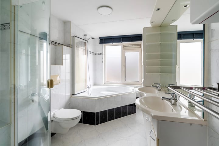 Photo 21 of Willem Alexanderstraat 7