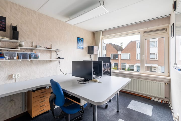 Photo 17 of Willem Alexanderstraat 7