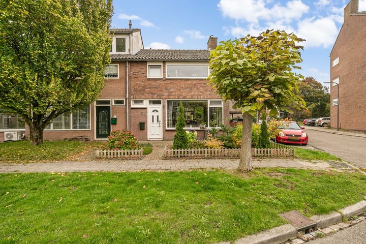 Photo 2 of Mezenlaan 38