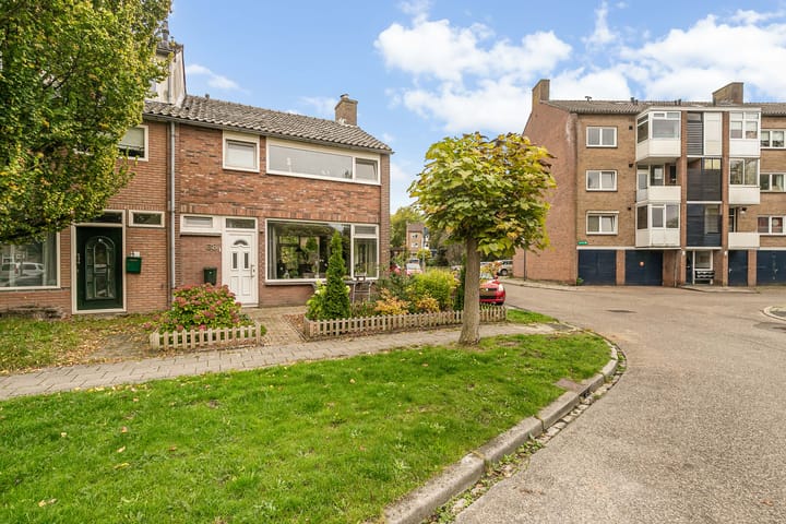 Foto 33 van Mezenlaan 38