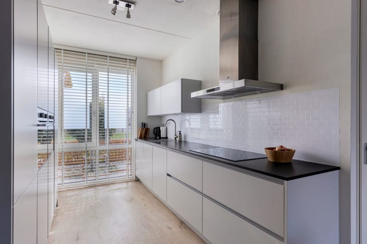 Photo 15 of Remus 140