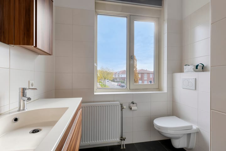 Photo 23 of Remus 140