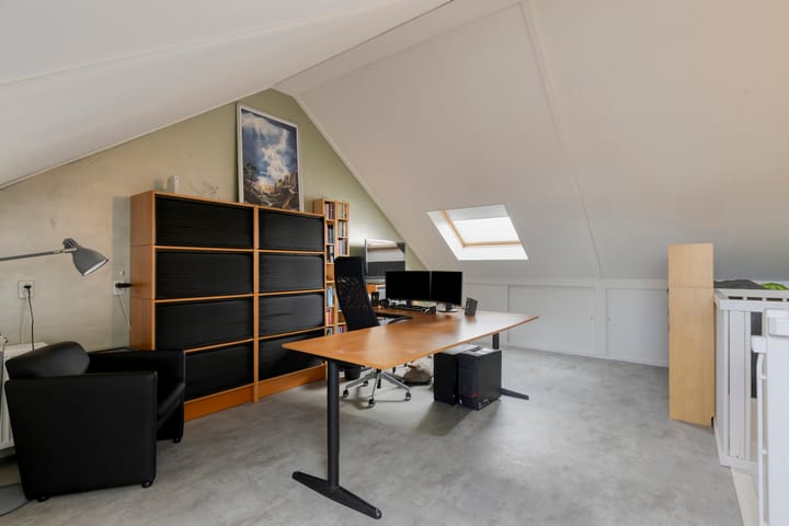 Photo 32 of Remus 140