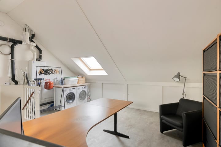 Photo 34 of Remus 140