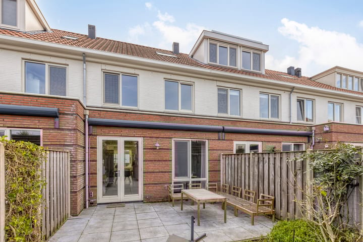 Photo 38 of Remus 140