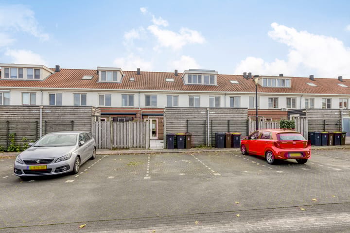 Photo 39 of Remus 140