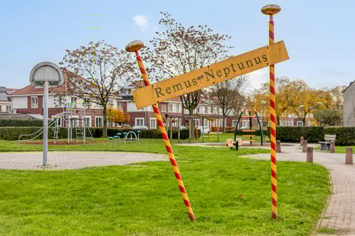 Photo 42 of Remus 140