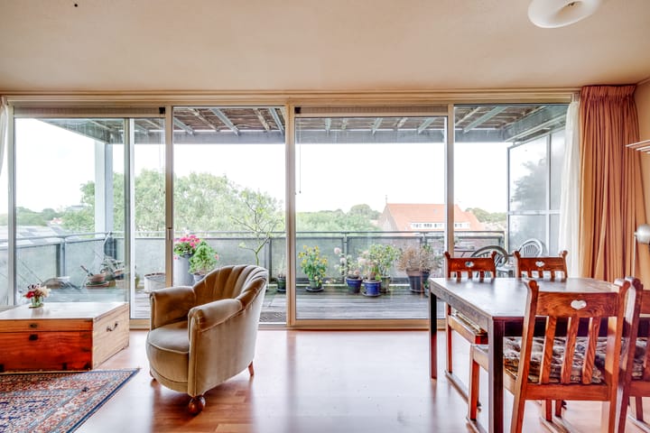 Photo 18 of Adriaan van Bergenstraat 62