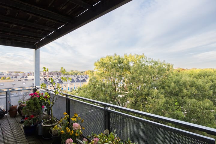 Photo 28 of Adriaan van Bergenstraat 62