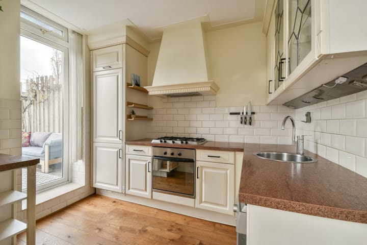 Photo 10 of Marnixstraat 126-RD