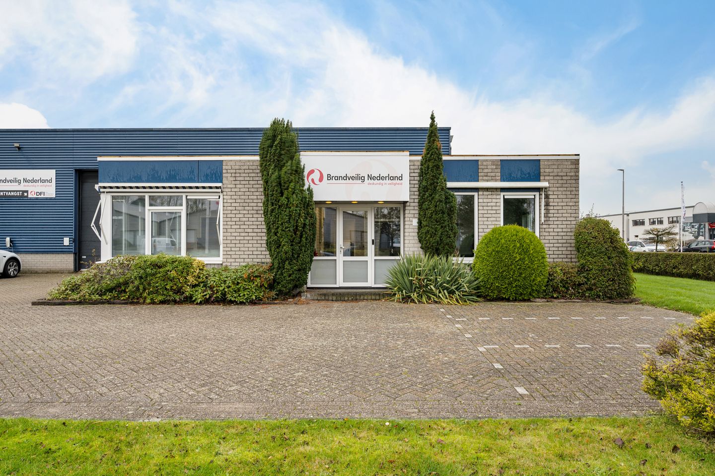 View photo 2 of Icarusweg 9