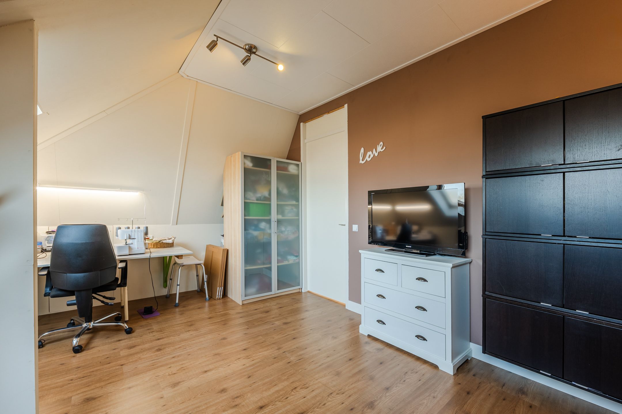 Photo 36 of Mensinge 8