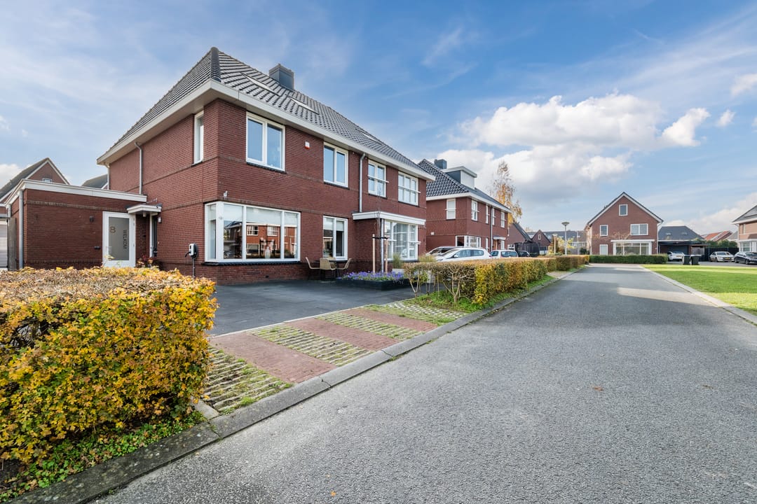 Photo 37 of Mensinge 8