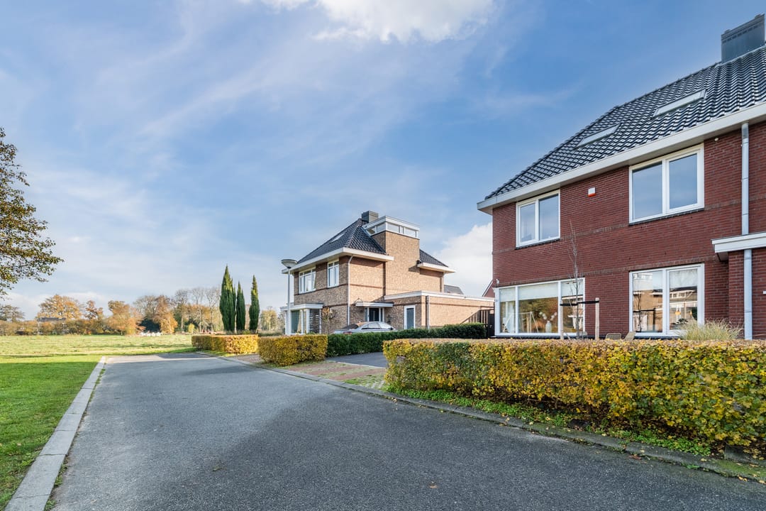 Photo 38 of Mensinge 8