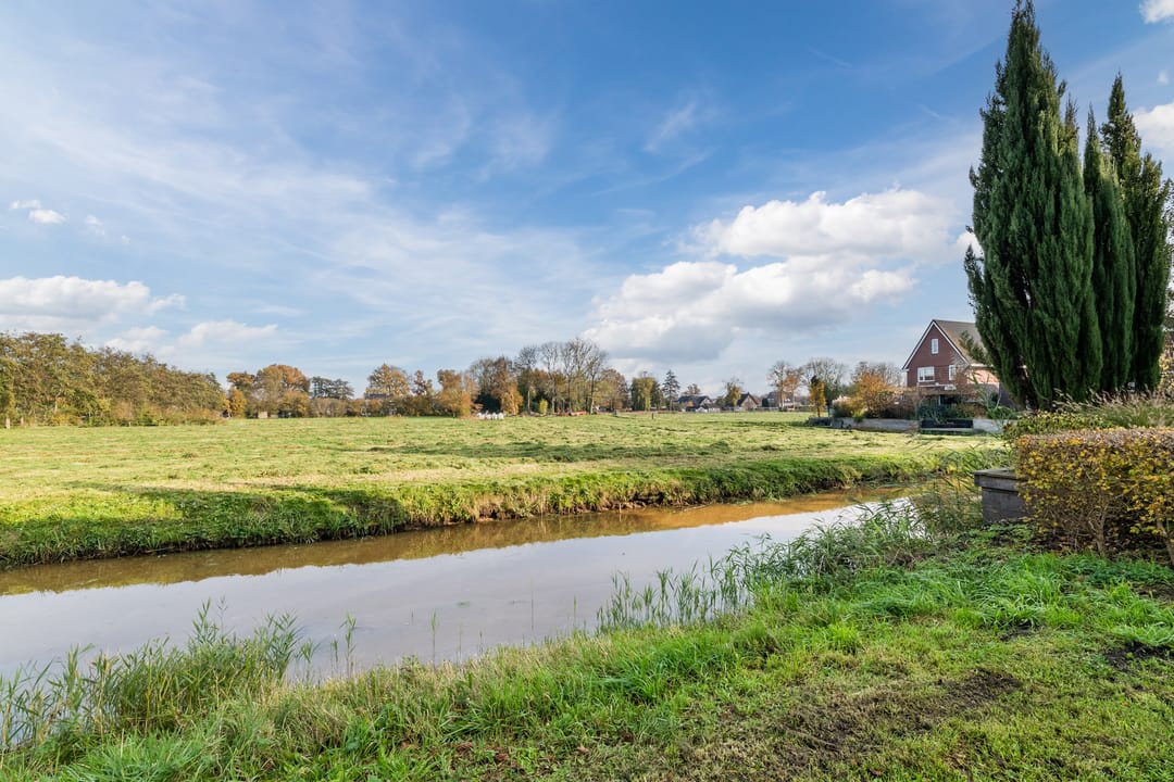 Photo 46 of Mensinge 8