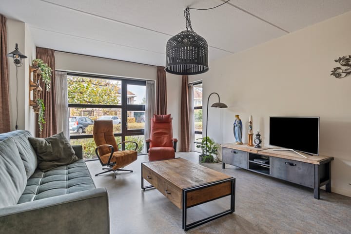 Photo 10 of Peseta 14